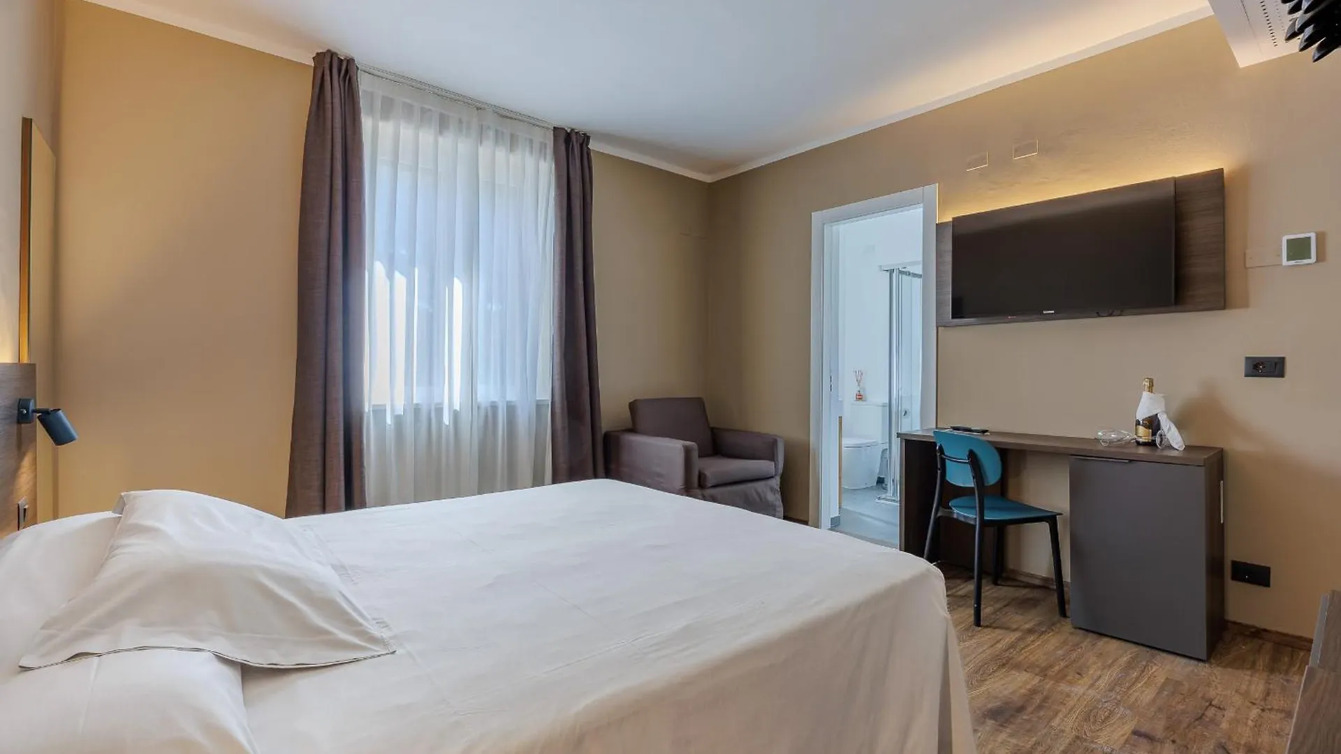 Hotel San Marco Bardolino 3*,  Italy