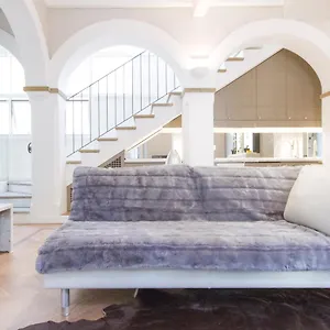 Apartment Elegante E Completamente Arredato In Duomo